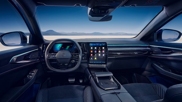 Rafale E-Tech хибрид - внатрешност на возилото