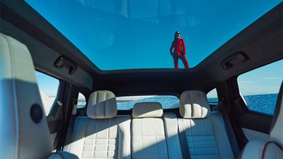 Панорамски стаклен кров - Renault Espace E-Tech full hybrid