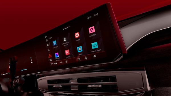 Нов мултимедијален дисплеј на Renault Clio со апликации и забава.