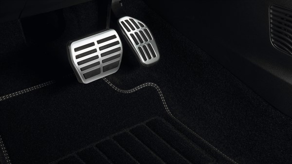 premium taxtile floor mats and sport pedal unit - accessories Renault Conquest SUV
