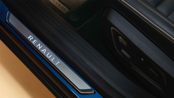 stainless steel custom boot sill - accessories - Renault Austral E-Tech full hybrid