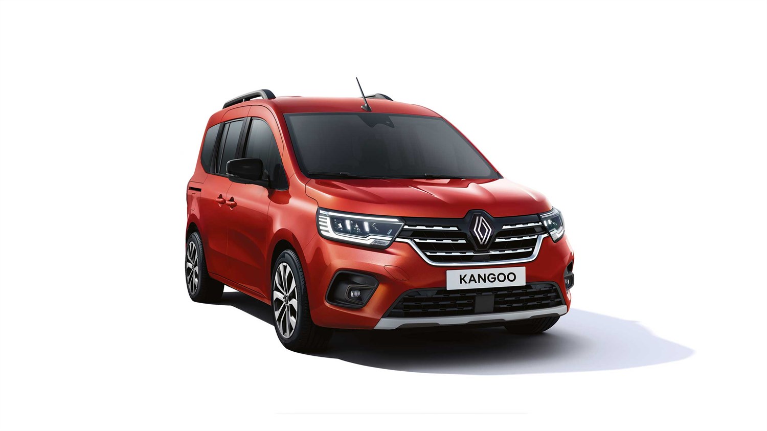 Црвено озило Kangoo Passenger прикажано од напред десно на бела позадина.