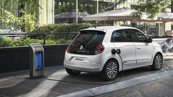 Charging All-New TWINGO Electric on public charging points