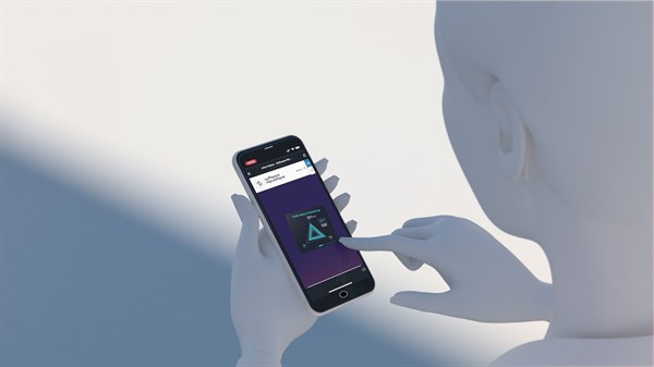 Лицето користи паметен телефон на кој се прикажува дигитален здравствен сертификат/ сертификат за исправност  за возилото
nft исправен сертификат за автомобил