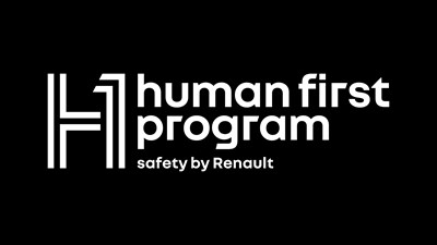Лого и натпис "Human First Program – safety by Renault" на црна позадина