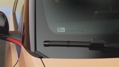 Ветробранското стакло на Renault со налепница QRescue